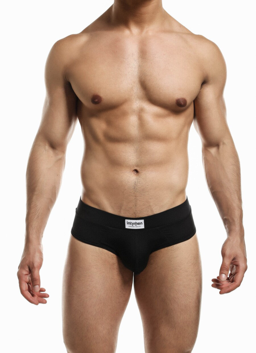 These low-rise briefs offer a perfect fit with lightweight, breathable fabric for all-day wear.